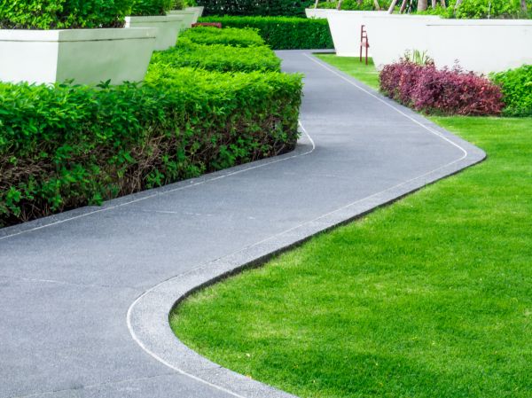 Cost of Walkway Curb Installation in Reading